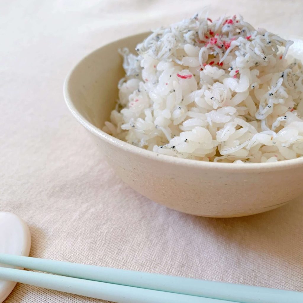 桜チップととしらすの混ぜご飯