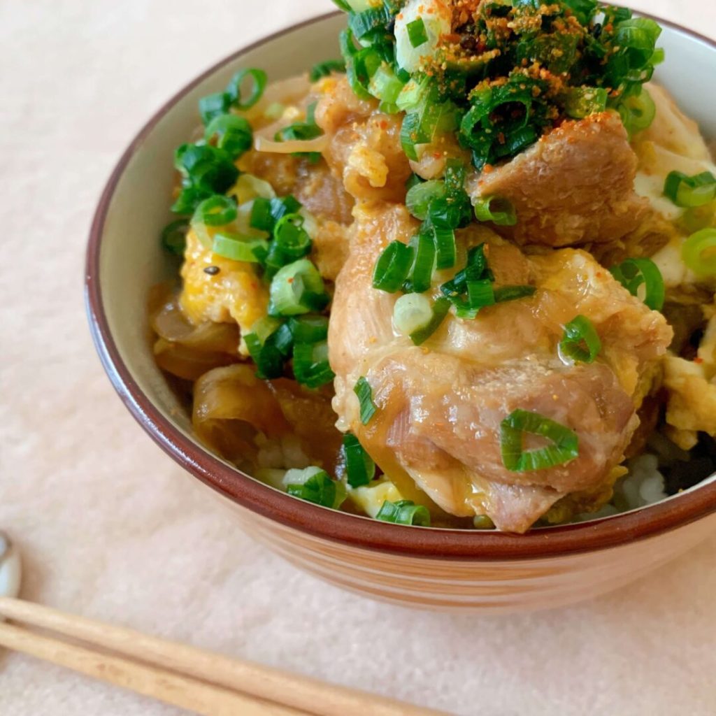 刻みネギがかかった親子丼